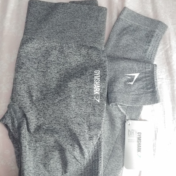 $150 SOLD! Gymshark Ombre Seamless Blk/Lgt Grey - Picture 6 of 8